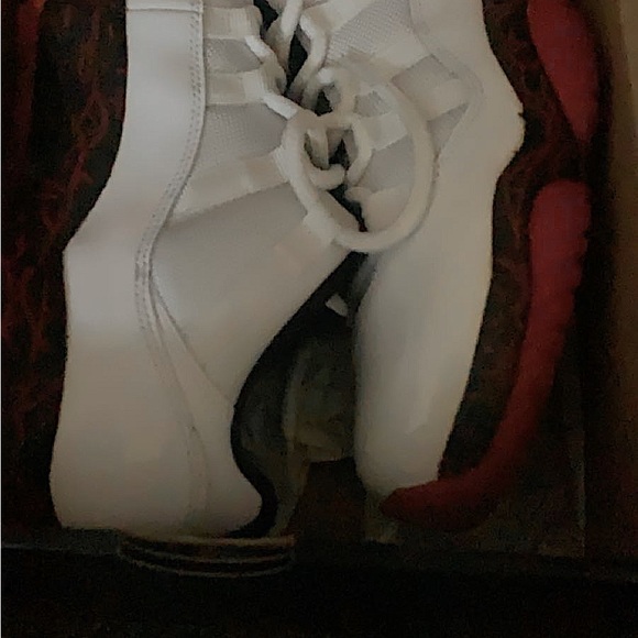 Shoes sizes 9-10.5 main image 9